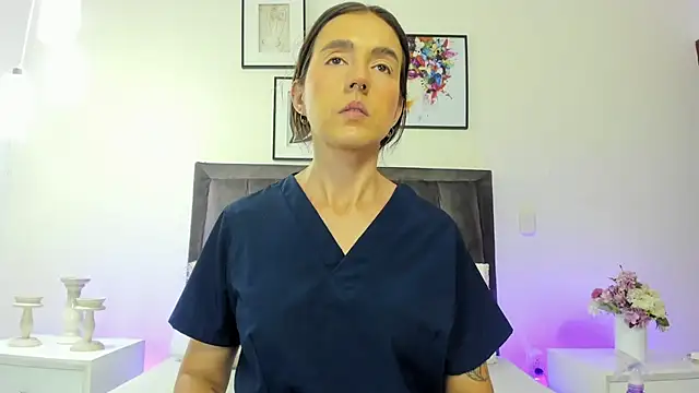 helen mooree online show from August 4, 1:14 pm