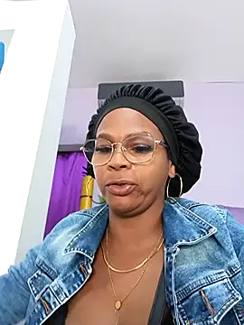 Snapshot of Melanie_candy_ chatting on March 18, 7:20 pm Melanie candy  online show from March 18, 7:20 pm