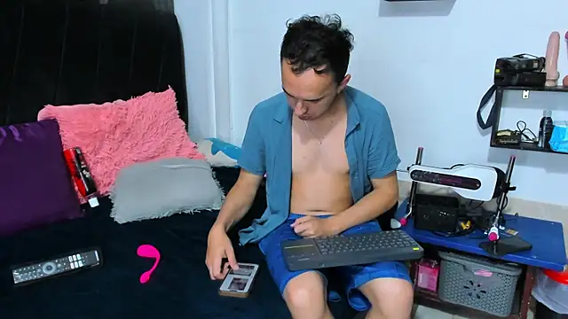 big-dicktop23 online show from May 17, 6:26 pm