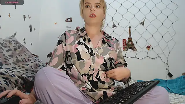 hotmilf4uxxx online show from October 2, 9:38 am