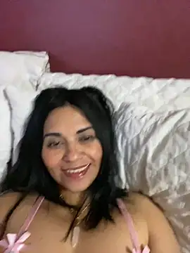 paolagomez  online show from February 20, 10:27 am