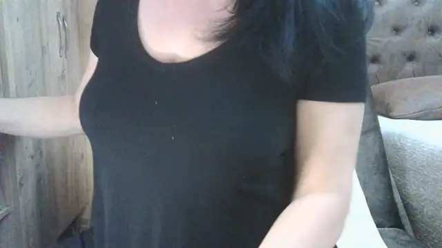 Snapshot of Hornymom42 chatting on January 19, 4:33 pm Hornymom42 online show from January 19, 4:33 pm