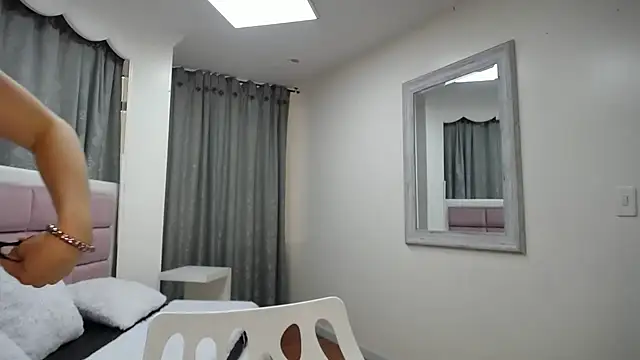 IssadoraJames online show from January 10, 6:28 pm