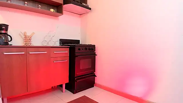 Snapshot of Lizzie_Williams_ chatting on October 28, 3:21 am Lizzie Williams online show from October 28, 3:21 am