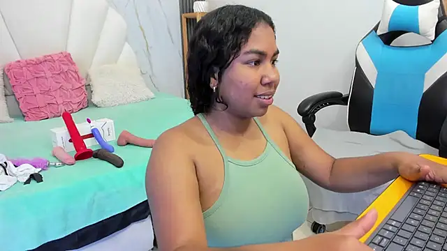 Snapshot of Lizzie_Williams_ chatting on November 6, 3:07 am Lizzie Williams online show from November 6, 3:07 am