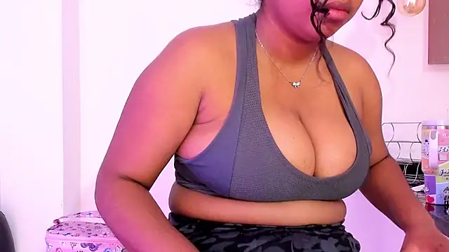 Snapshot of Lizzie_Williams_ chatting on November 25, 3:17 am Lizzie Williams online show from November 25, 3:17 am