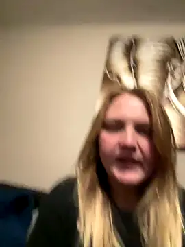 Snapshot of PhatAssBlond chatting on December 6, 2:24 am PhatAssBlond online show from December 6, 2:24 am