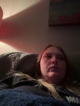 Snapshot of PhatAssBlond chatting on December 15, 5:23 am PhatAssBlond online show from December 15, 5:23 am