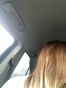 Snapshot of PhatAssBlond chatting on December 16, 5:11 pm PhatAssBlond online show from December 16, 5:11 pm