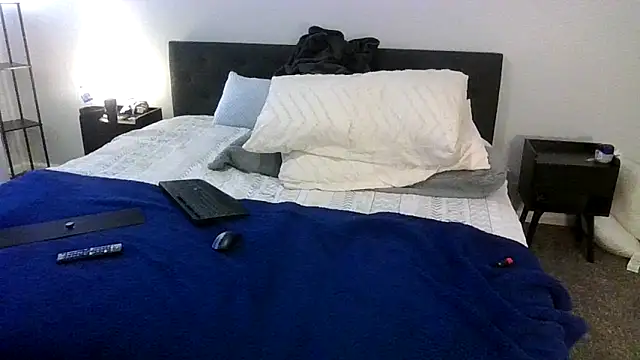 Snapshot of PhatAssBlond chatting on December 25, 10:16 pm PhatAssBlond online show from December 25, 10:16 pm