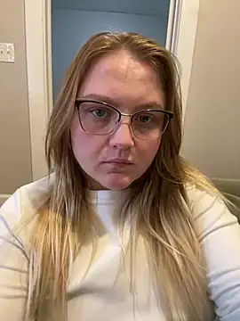 Snapshot of PhatAssBlond chatting on January 10, 9:42 pm PhatAssBlond online show from January 10, 9:42 pm