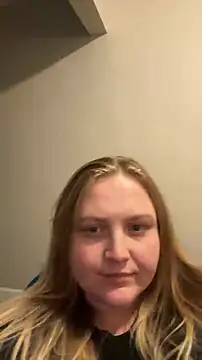 Snapshot of PhatAssBlond chatting on January 12, 1:21 am PhatAssBlond online show from January 12, 1:21 am