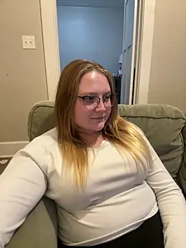 Snapshot of PhatAssBlond chatting on January 26, 12:48 am PhatAssBlond online show from January 26, 12:48 am
