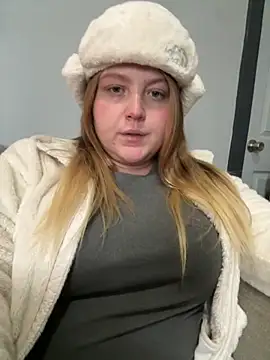 Snapshot of PhatAssBlond chatting on January 30, 4:24 pm PhatAssBlond online show from January 30, 4:24 pm