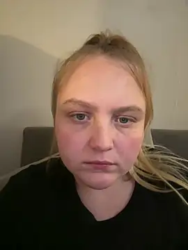 Snapshot of PhatAssBlond chatting on February 8, 11:55 pm PhatAssBlond online show from February 8, 11:55 pm