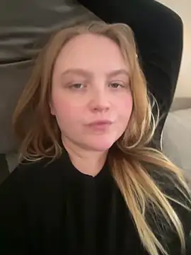Snapshot of PhatAssBlond chatting on February 10, 9:04 pm PhatAssBlond online show from February 10, 9:04 pm