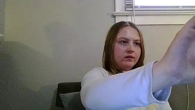 Snapshot of PhatAssBlond chatting on February 15, 6:44 pm PhatAssBlond online show from February 15, 6:44 pm