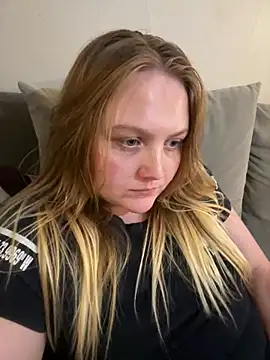 Snapshot of PhatAssBlond chatting on February 16, 4:20 am PhatAssBlond online show from February 16, 4:20 am