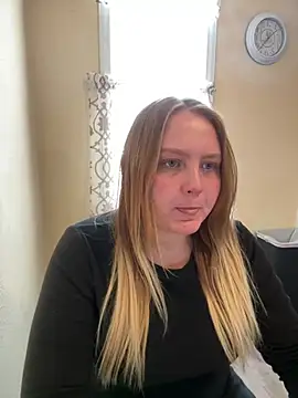 Snapshot of PhatAssBlond chatting on February 20, 5:40 pm PhatAssBlond online show from February 20, 5:40 pm