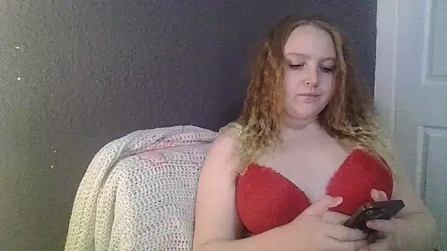 Snapshot of PhatAssBlond chatting on February 26, 12:49 am PhatAssBlond online show from February 26, 12:49 am