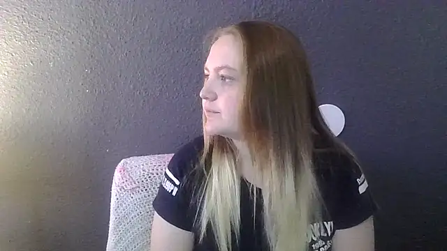 Snapshot of PhatAssBlond chatting on February 28, 5:26 pm PhatAssBlond online show from February 28, 5:26 pm