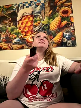 Snapshot of PhatAssBlond chatting on September 24, 11:52 pm PhatAssBlond online show from September 24, 11:52 pm