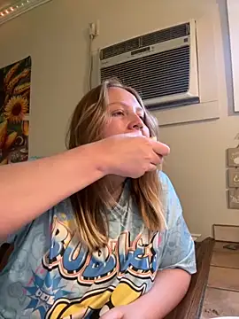 Snapshot of PhatAssBlond chatting on September 26, 7:29 pm PhatAssBlond online show from September 26, 7:29 pm