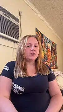Snapshot of PhatAssBlond chatting on September 28, 4:45 pm PhatAssBlond online show from September 28, 4:45 pm