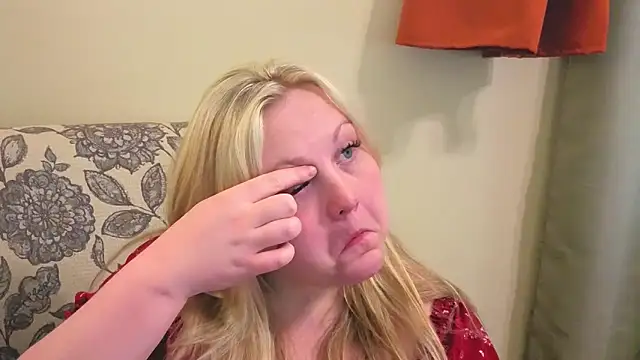 PhatAssBlond online show from April 26, 9:45 pm