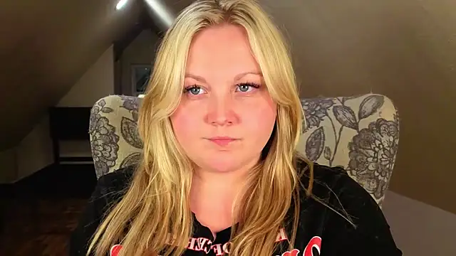PhatAssBlond online show from May 2, 3:55 am