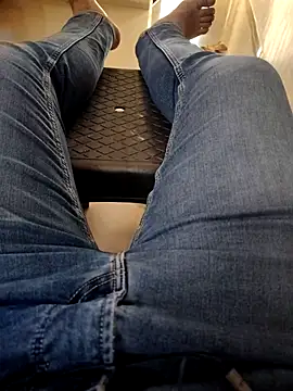 Snapshot of SplitPrestige19 chatting on November 28, 10:29 am SplitPrestige19 online show from November 28, 10:29 am