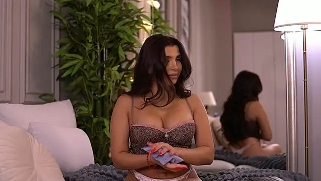 NicoleCellini online show from March 4, 7:31 pm