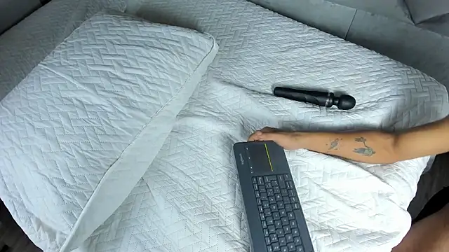 yayi derek online show from February 25, 2:44 pm