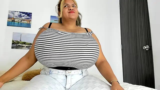 Snapshot of bigmom69_ chatting on November 25, 8:53 pm bigmom69 online show from November 25, 8:53 pm