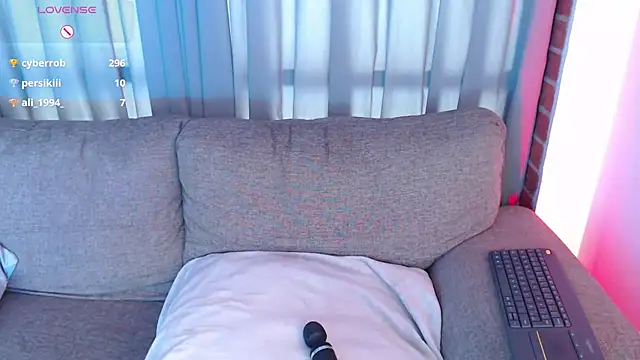 lia huan online show from March 18, 6:48 pm