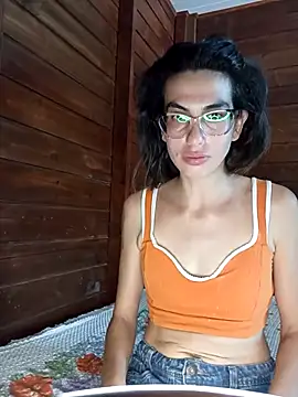 Snapshot of nati2roots chatting on November 4, 5:01 pm nati2roots online show from November 4, 5:01 pm