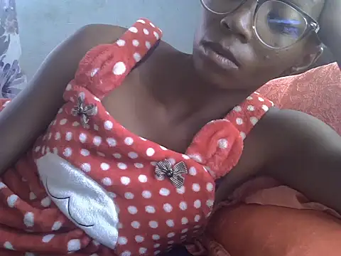 ElianeHot online show from May 2, 9:47 am
