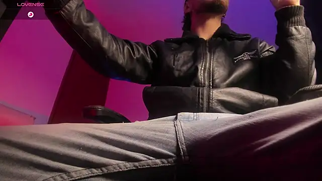 s sven03 online show from December 18, 5:02 am