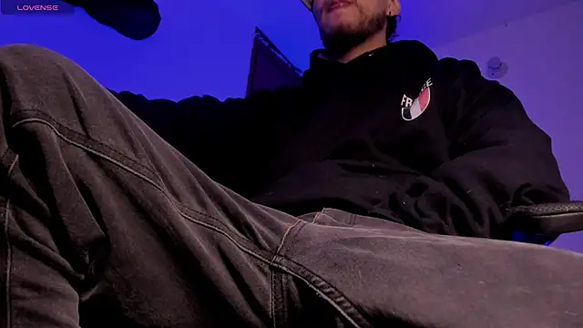 s sven03 online show from February 12, 7:14 am