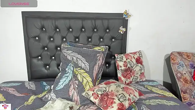 Darlyquenn11 online show from December 21, 3:25 am