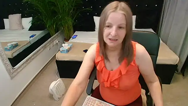 Lilly hott online show from November 24, 6:51 pm