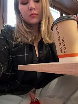 PumaShyXD online show from February 3, 11:20 am