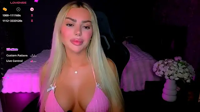 Snapshot of babyleilaa chatting on June 16, 8:00 pm babyleilaa online show from June 16, 8:00 pm