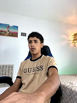 Ostin18hot online show from December 5, 4:21 am