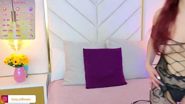 Snapshot of Flor_delunaa chatting on May 10, 1:05 pm Flor delunaa online show from May 10, 1:05 pm