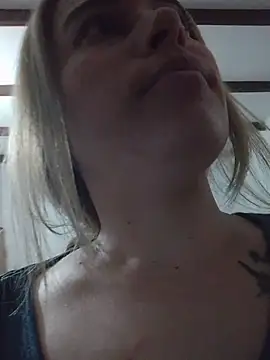 Snapshot of Amelia1_ chatting on June 12, 2:43 am Amelia1 online show from June 12, 2:43 am