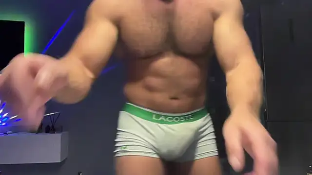 Snapshot of KarlosRichi chatting on February 13, 6:38 pm KarlosRichi online show from February 13, 6:38 pm