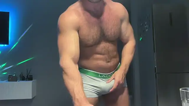 Snapshot of KarlosRichi chatting on March 11, 4:51 pm KarlosRichi online show from March 11, 4:51 pm