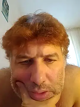 Snapshot of Olandese2682@xh chatting on July 27, 8:32 am Olandese2682xh online show from July 27, 8:32 am