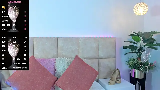 LiaaGenner online show from September 12, 7:03 pm